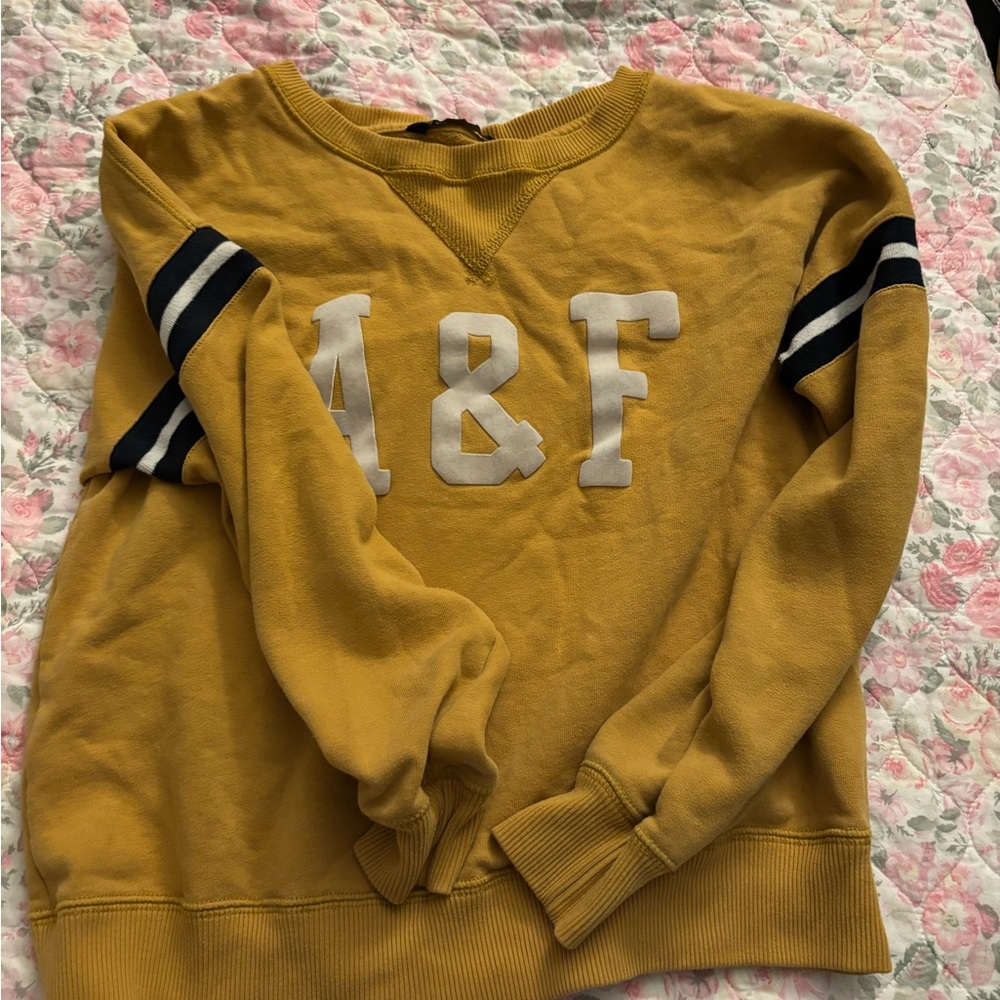 Navy Blue Crew Neck Sweater with Soft Knit and Classic Fit